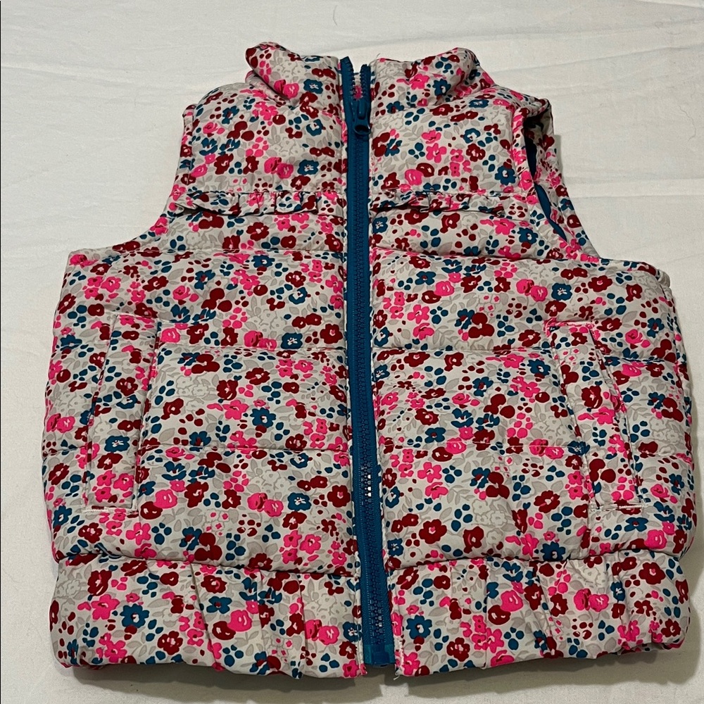 Genuine Kids from Osh Kosh Baby Girl Floral Puffer Vest size 12 months Like New